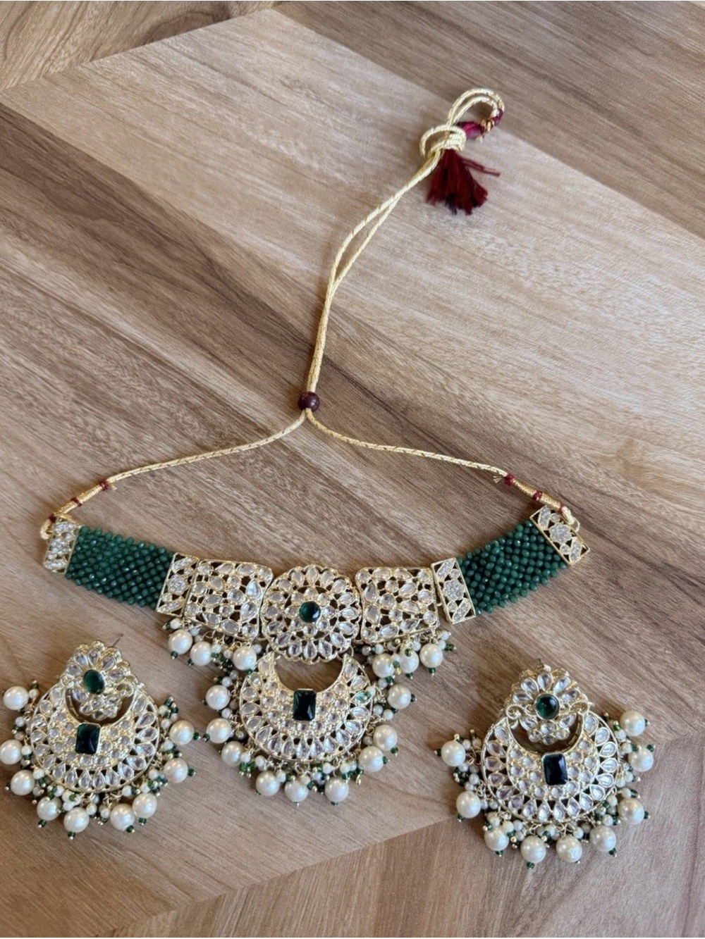 Ethnic Indian Wear Green and Gold Kundan Necklace Set with Pearls